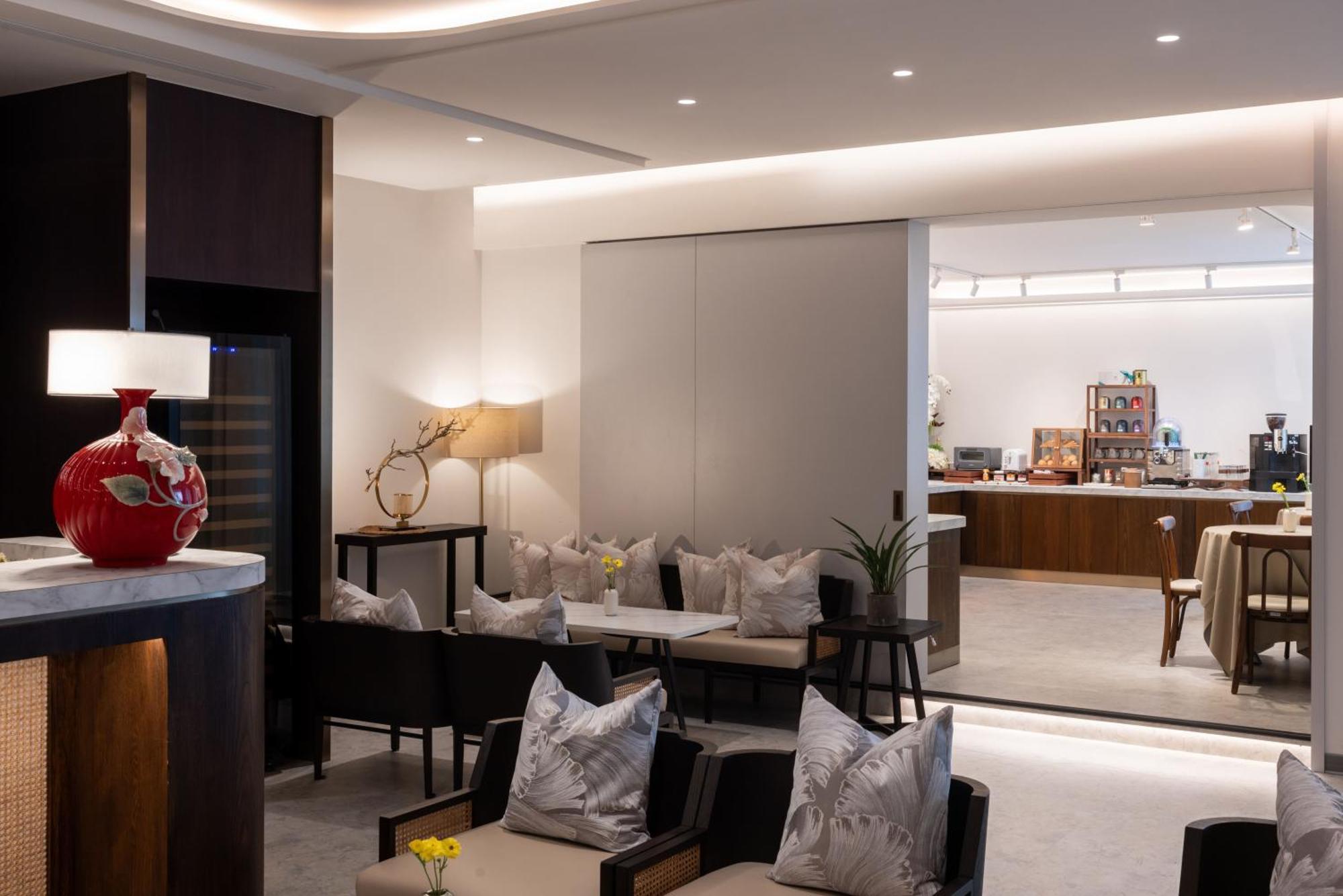 Hotel Voyage Kaohsiung By Cosmos Oasis Exteriér fotografie